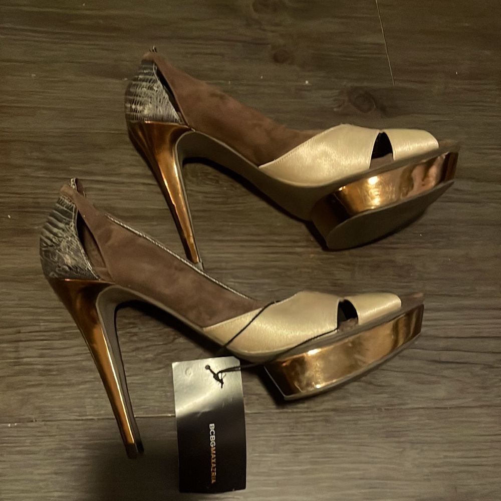 Unique BCBG Platform Heels Sz 10 NWT